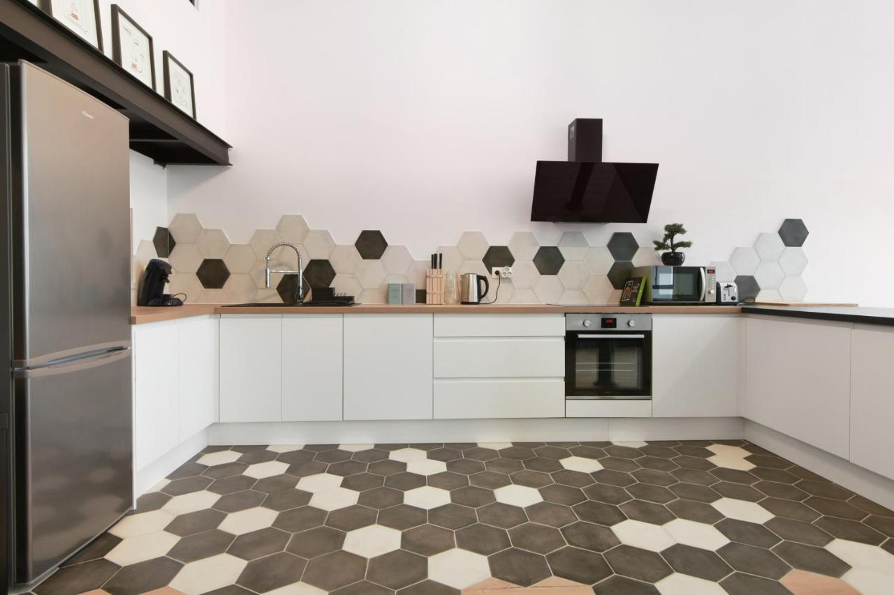 Loft De L'Usine - Welkeys Apartment Tourcoing Bagian luar foto